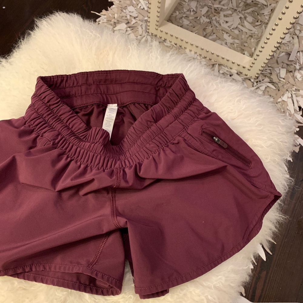 Lulu lemon hotty hot short 4”